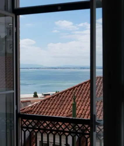 Downtown Alfama & Me Apartment